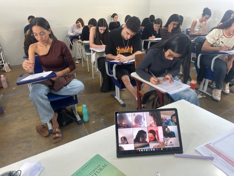 APLICAÇÃO DE SIMULADOS MENTORIA ENEM E VESTIBULARES VOCÊ NA LISTA 4